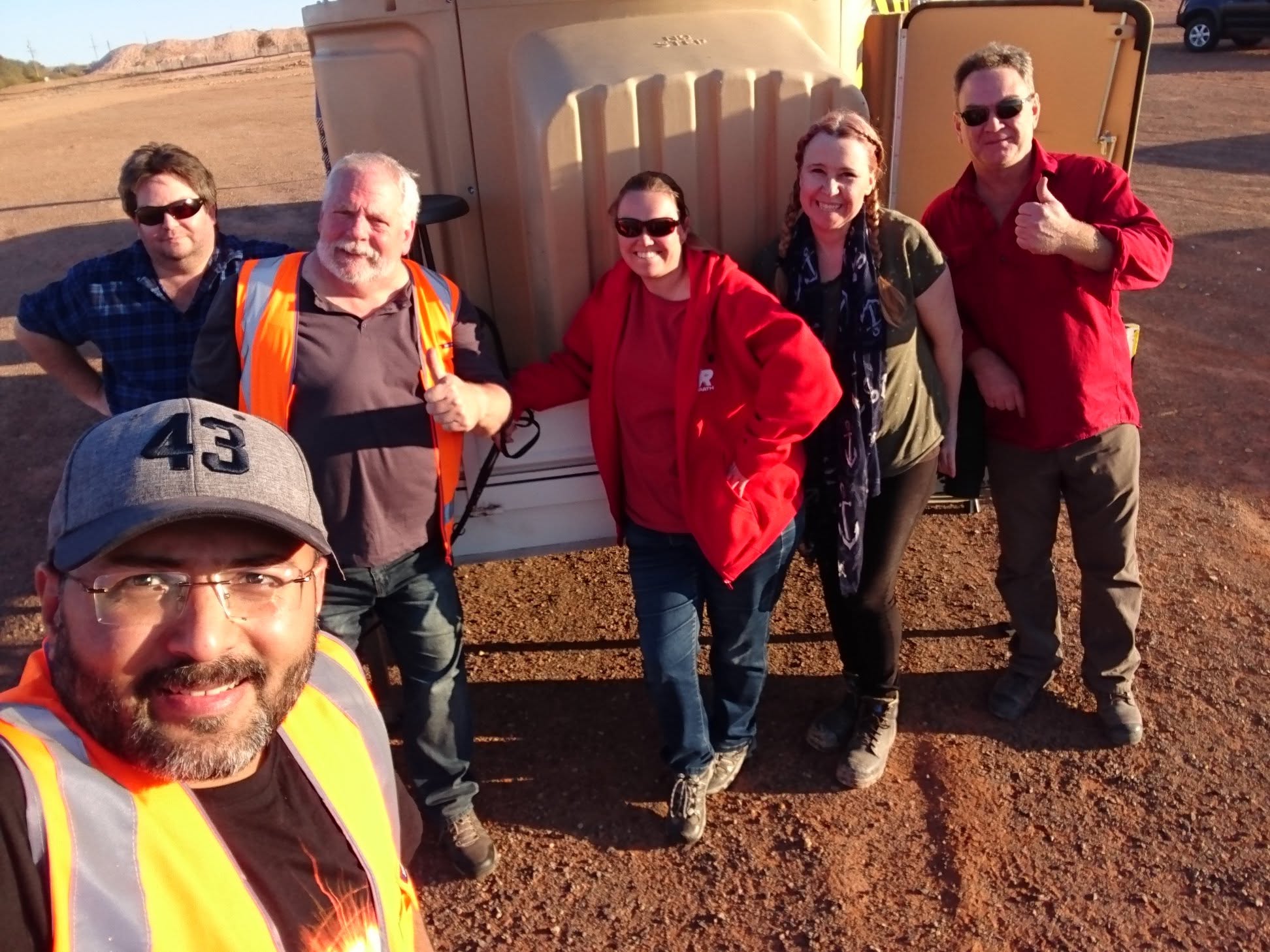 A quick selfie with awesome team - From Left: Richard, PK, Bec, Karyn and Conan. Andamooka Campgrounds