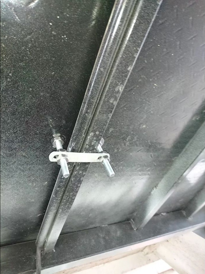 Mounting EQ8 to the observatory trailer frame — photo 2